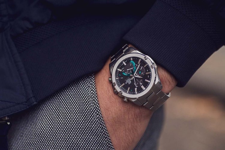 Top 10 Watches Under $200 with Water Resistance